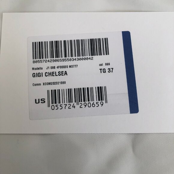 Moncler Gigi Lug Sole Chelsea Womens Boot - Picture 13 of 16